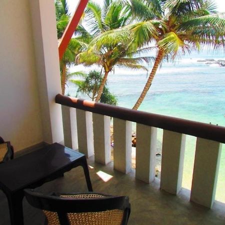 Miltons Beach Resort Unawatuna Bagian luar foto