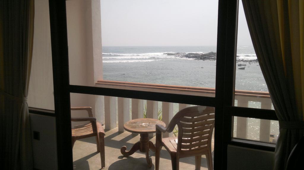 Miltons Beach Resort Unawatuna Ruang foto