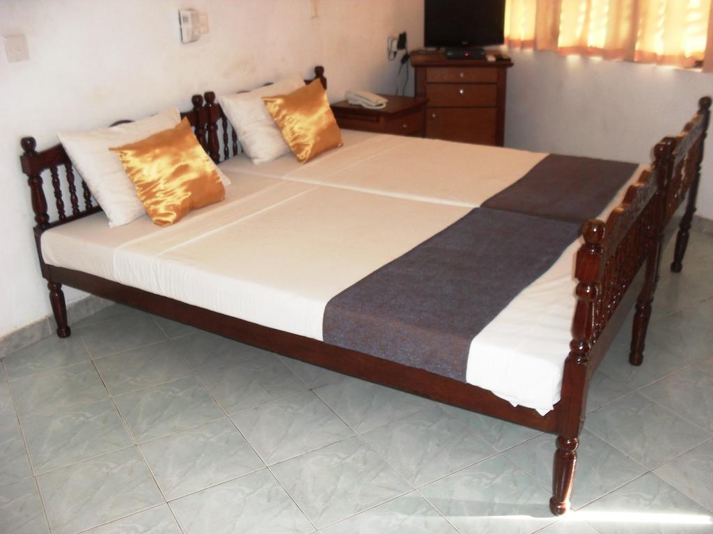 Miltons Beach Resort Unawatuna Ruang foto