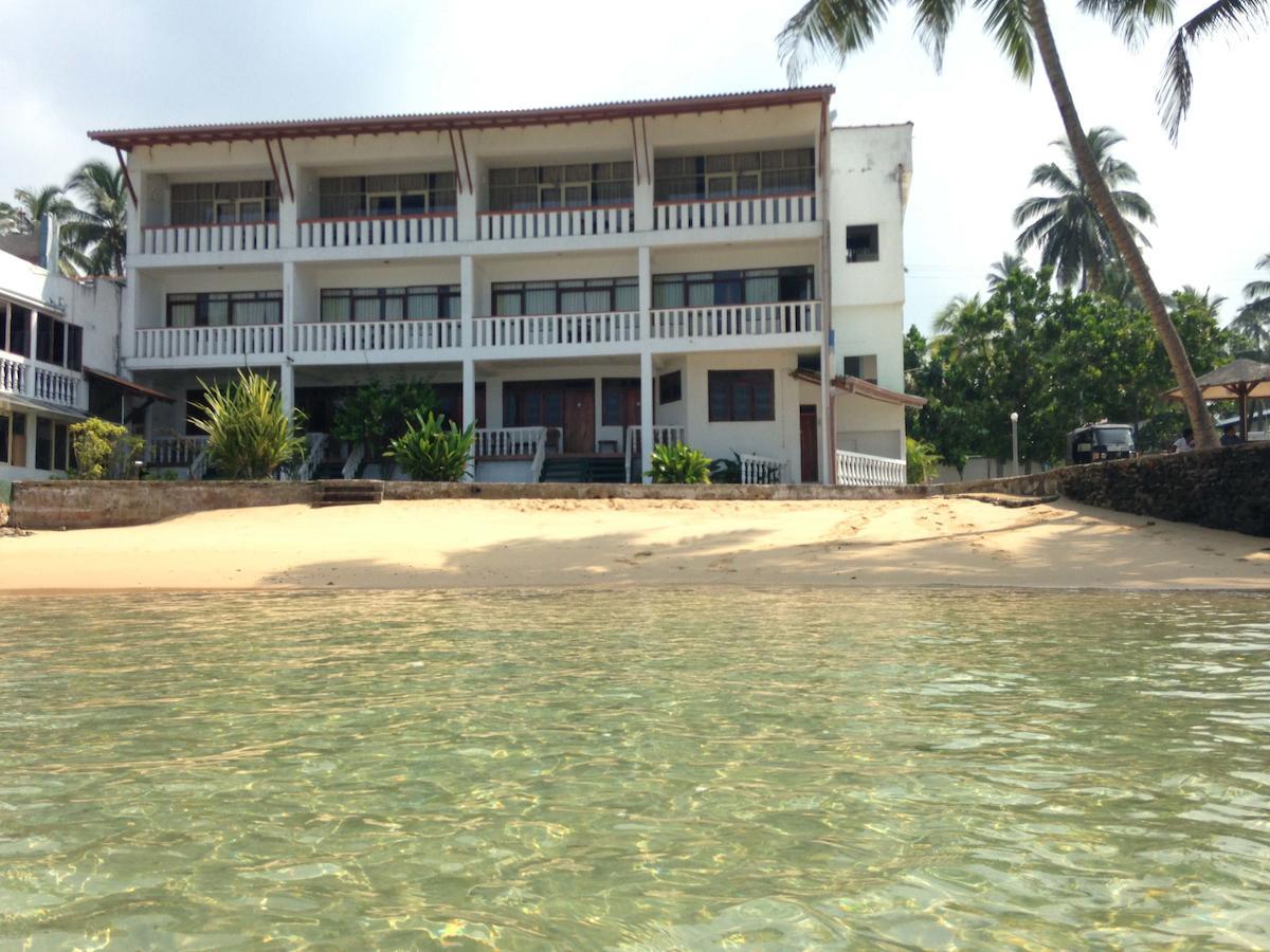 Miltons Beach Resort Unawatuna Bagian luar foto
