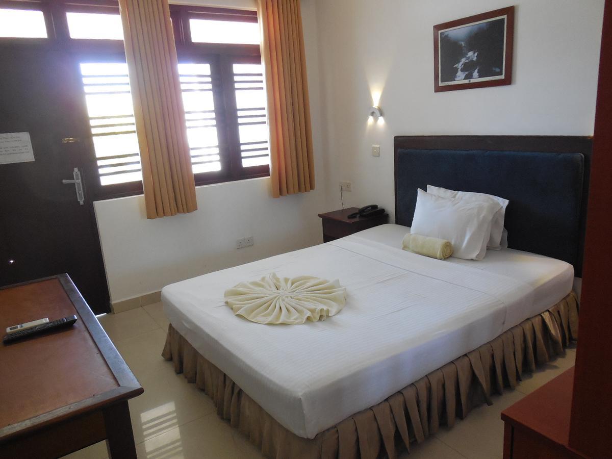 Miltons Beach Resort Unawatuna Bagian luar foto