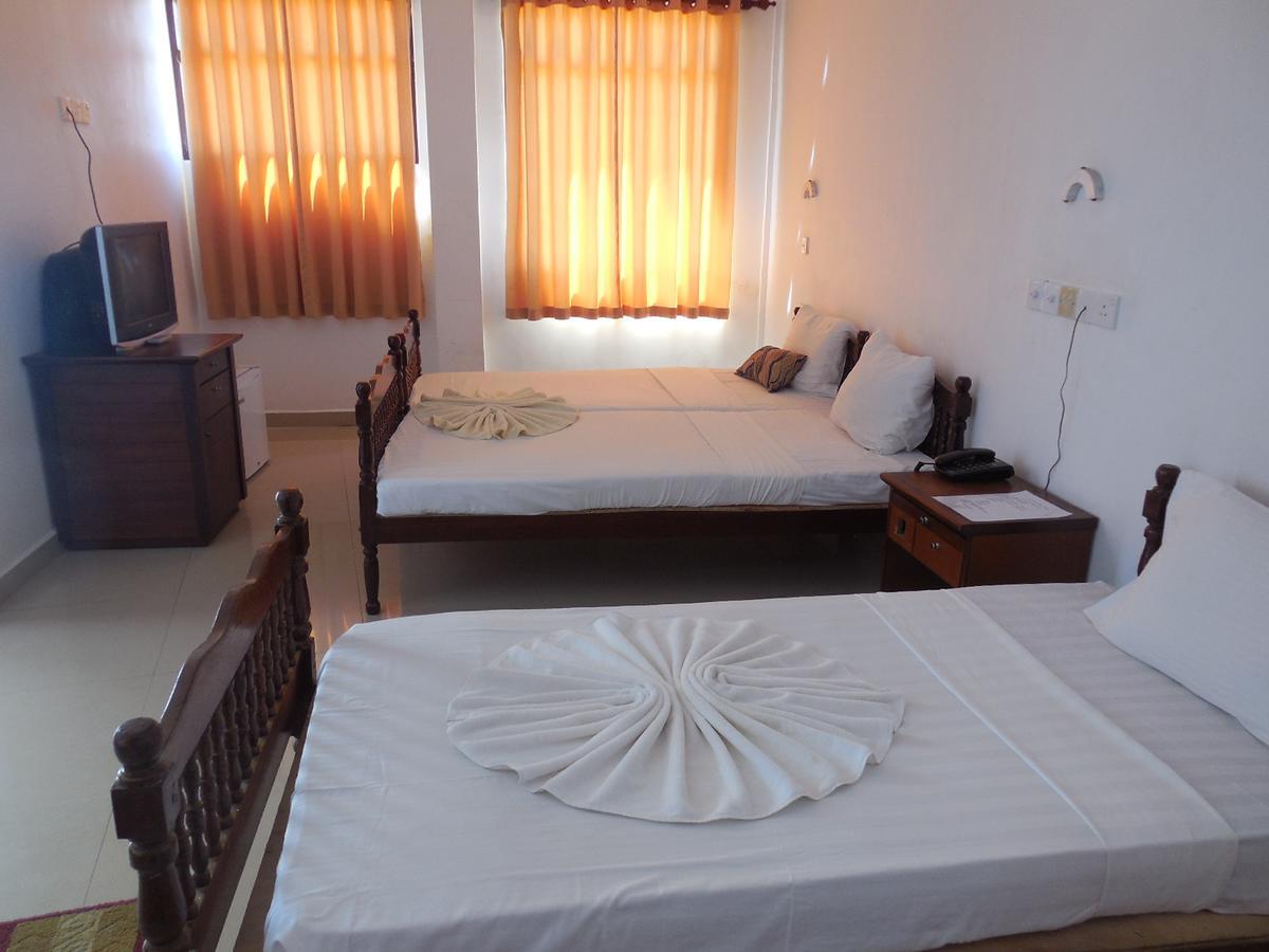 Miltons Beach Resort Unawatuna Bagian luar foto