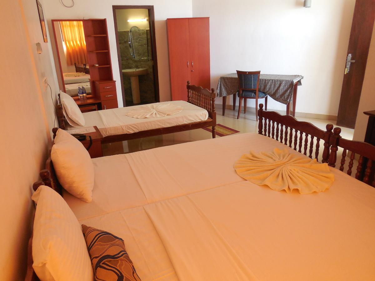 Miltons Beach Resort Unawatuna Bagian luar foto