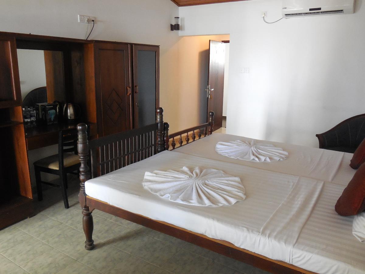 Miltons Beach Resort Unawatuna Bagian luar foto