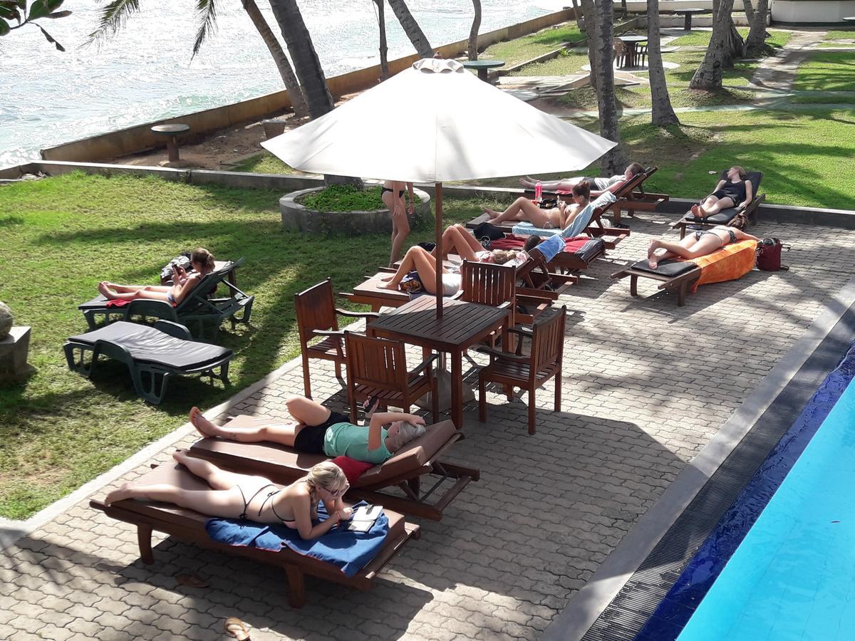 Miltons Beach Resort Unawatuna Bagian luar foto