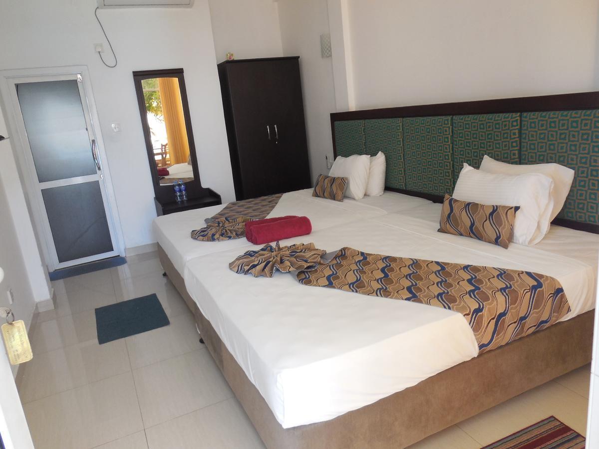 Miltons Beach Resort Unawatuna Bagian luar foto