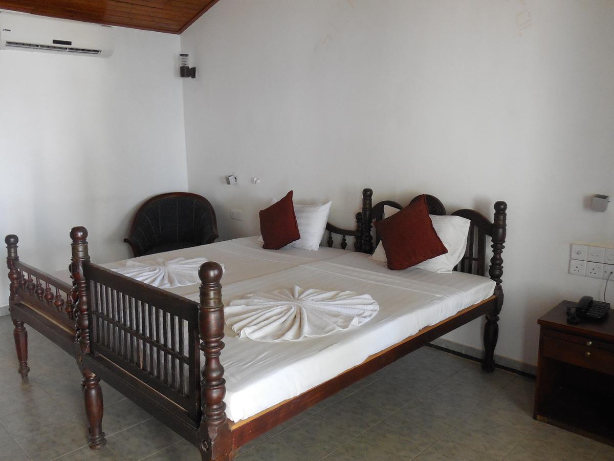 Miltons Beach Resort Unawatuna Bagian luar foto