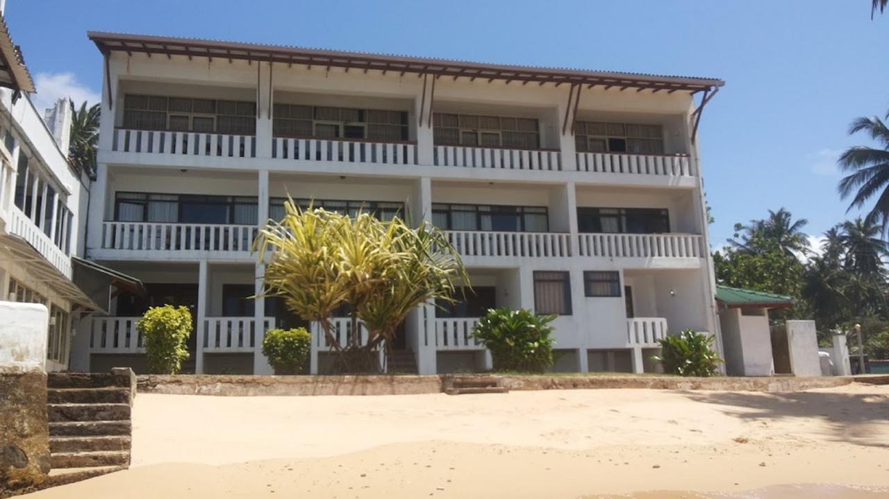 Miltons Beach Resort Unawatuna Bagian luar foto