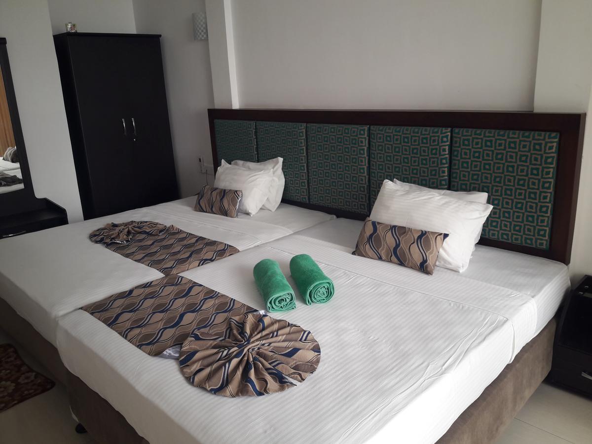 Miltons Beach Resort Unawatuna Bagian luar foto