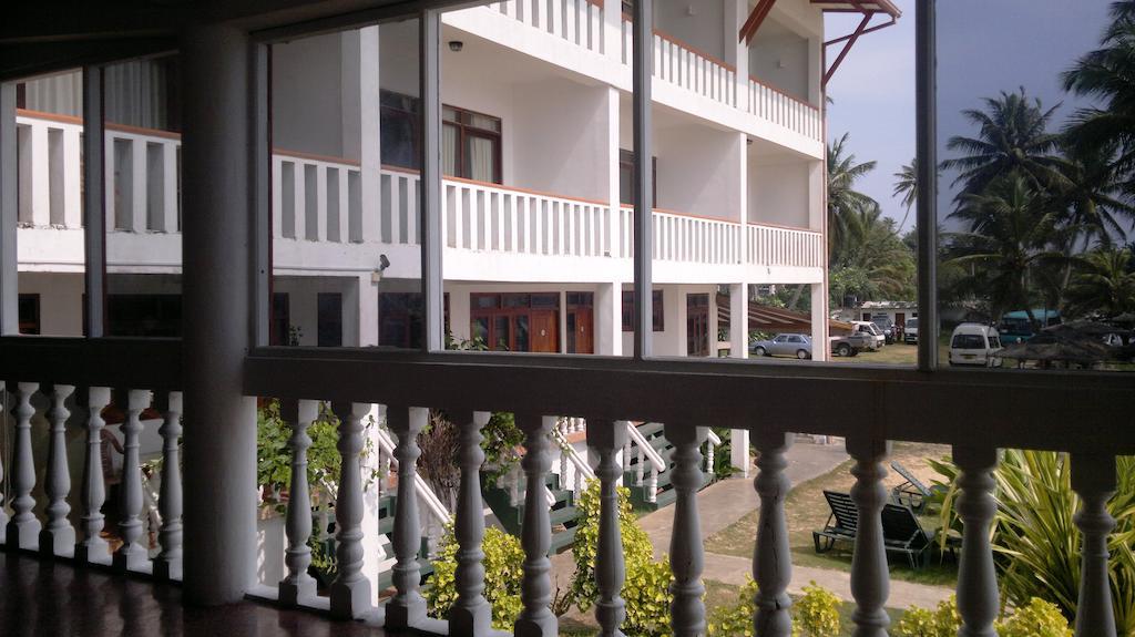 Miltons Beach Resort Unawatuna Bagian luar foto