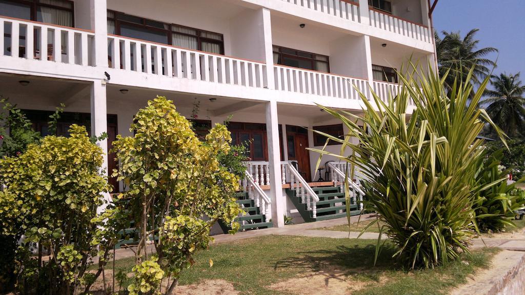 Miltons Beach Resort Unawatuna Bagian luar foto