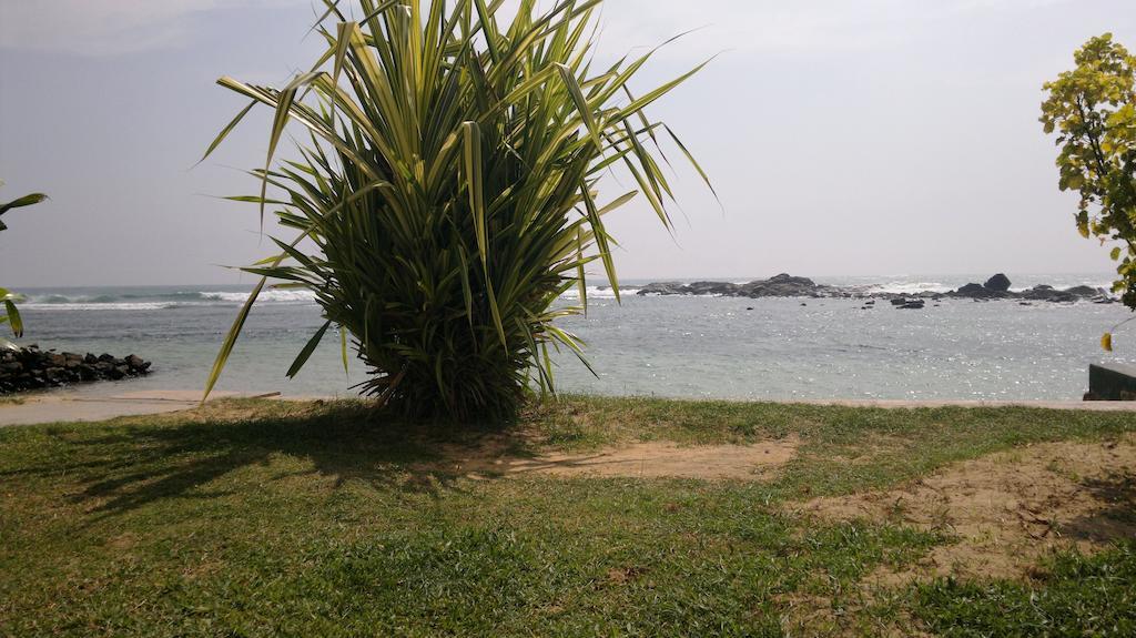 Miltons Beach Resort Unawatuna Bagian luar foto
