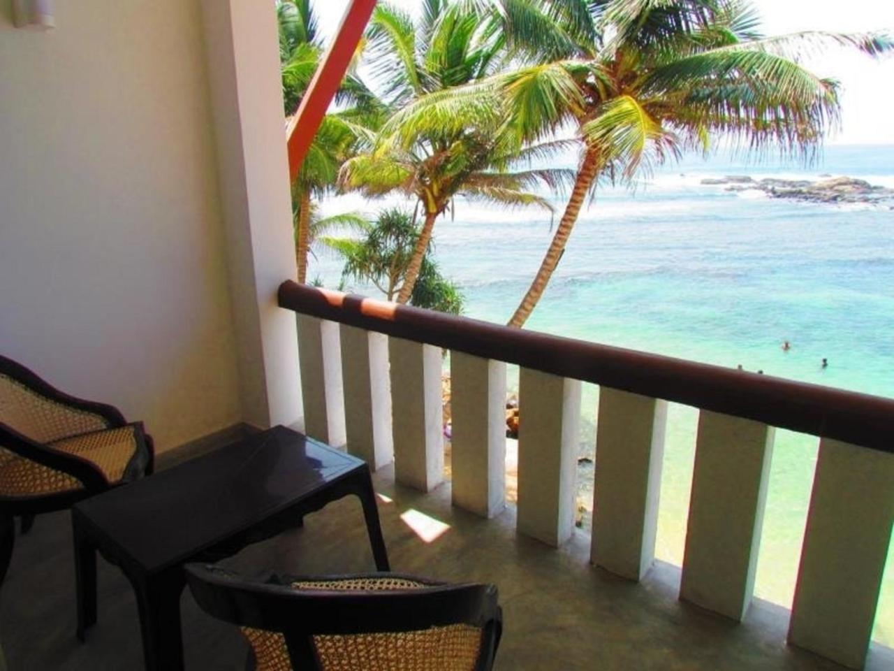 Miltons Beach Resort Unawatuna Bagian luar foto