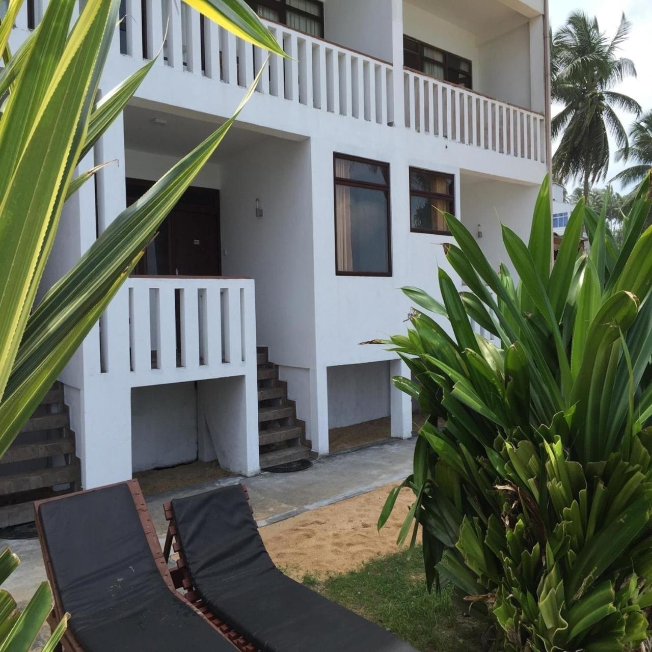 Miltons Beach Resort Unawatuna Bagian luar foto