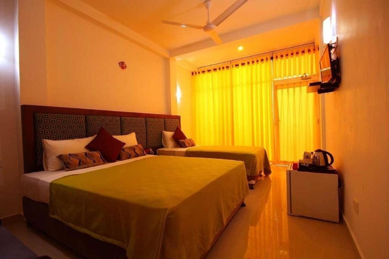 Miltons Beach Resort Unawatuna Bagian luar foto